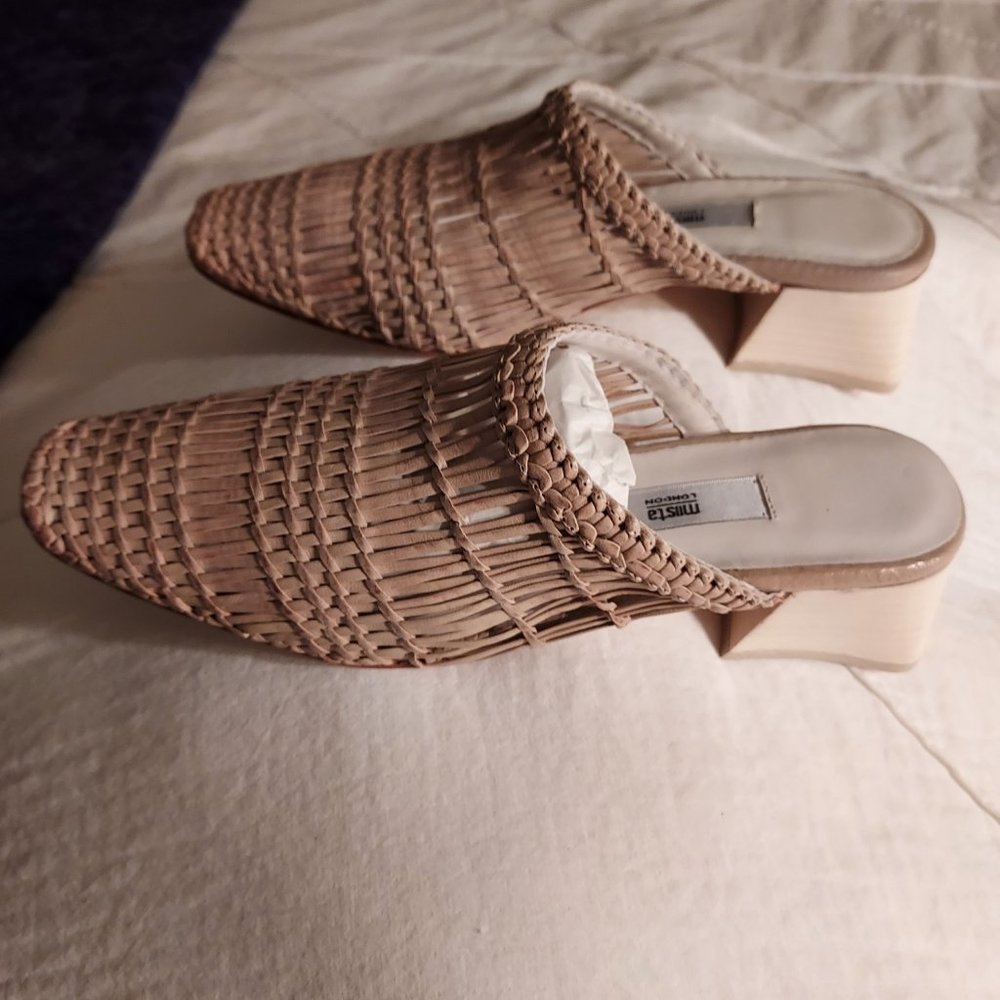 NIB Miista Araxie parchment mule, size 38 (7.5) - Picture 4 of 8